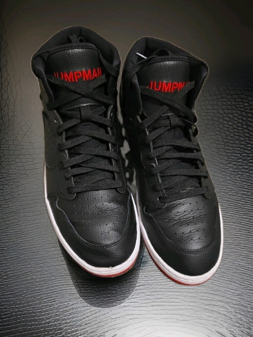 Pre-loved  Air Jordan Access Black /Red Sz 12 AR3762-001.